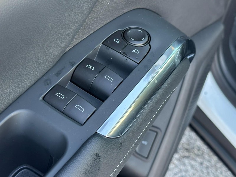 Chevrolet Traverse Vehicle Full-screen Gallery Image 11