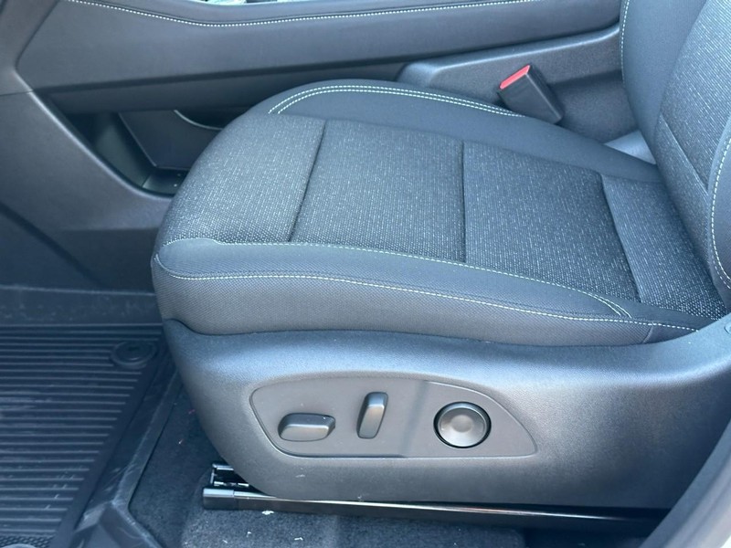 Chevrolet Traverse Vehicle Full-screen Gallery Image 12