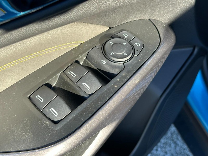 Chevrolet Trax Vehicle Full-screen Gallery Image 10