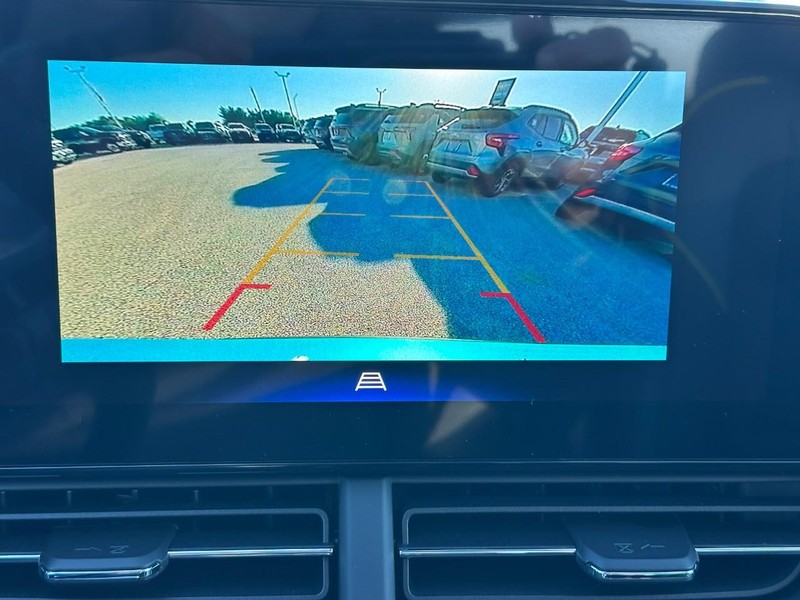 Chevrolet Trax Vehicle Full-screen Gallery Image 15