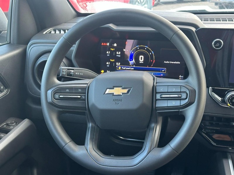 Chevrolet Colorado Vehicle Full-screen Gallery Image 6