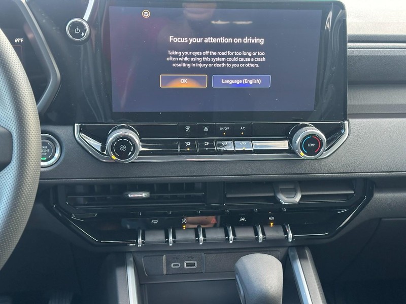 Chevrolet Colorado Vehicle Full-screen Gallery Image 7