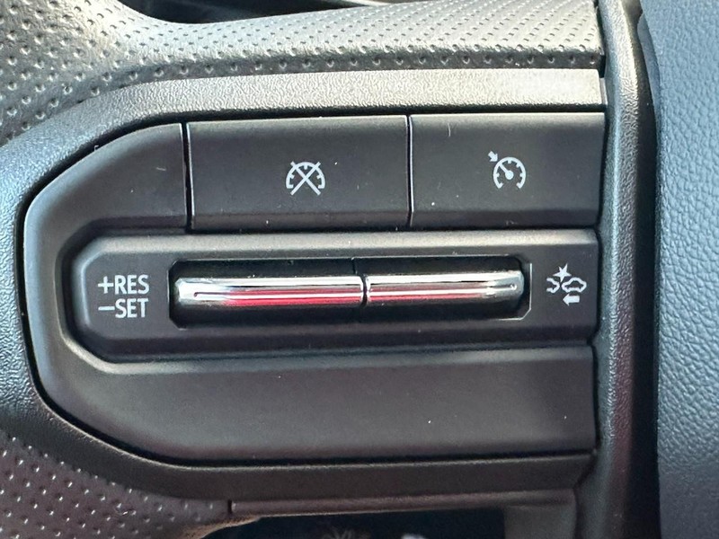 Chevrolet Colorado Vehicle Full-screen Gallery Image 11