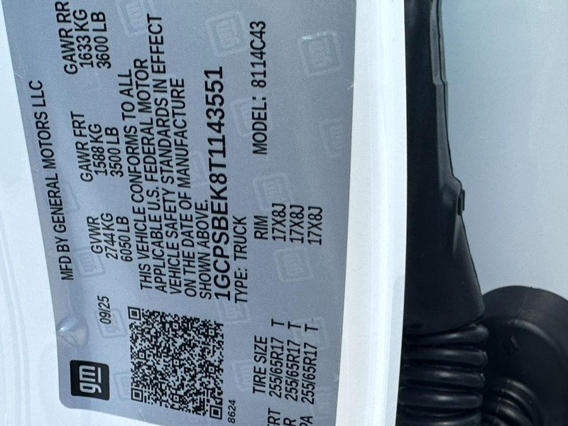 Chevrolet Colorado Vehicle Full-screen Gallery Image 15