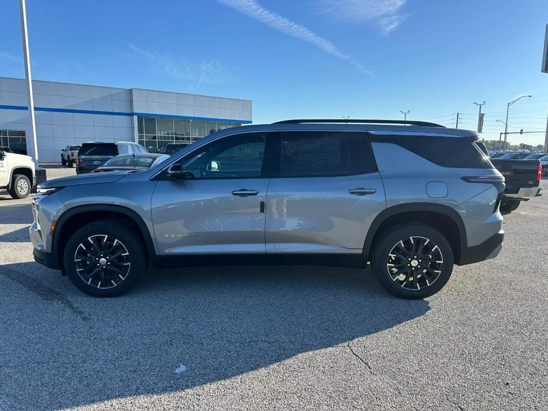Chevrolet Traverse Vehicle Full-screen Gallery Image 2