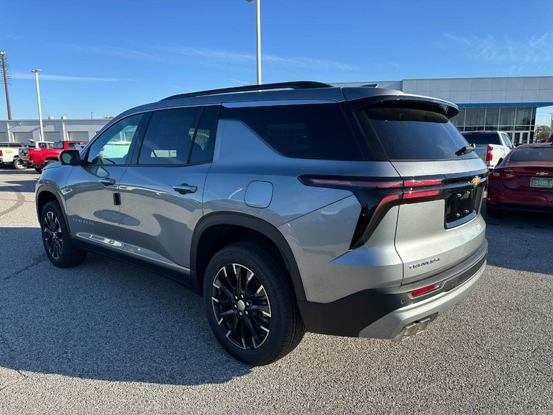 Chevrolet Traverse Vehicle Full-screen Gallery Image 3