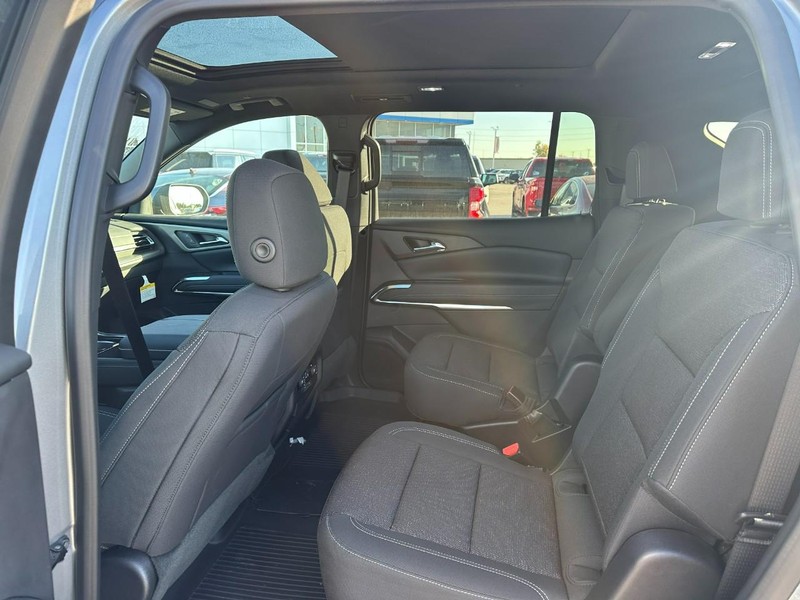 Chevrolet Traverse Vehicle Full-screen Gallery Image 4