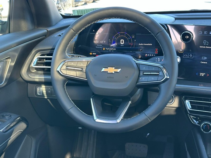 Chevrolet Traverse Vehicle Full-screen Gallery Image 9