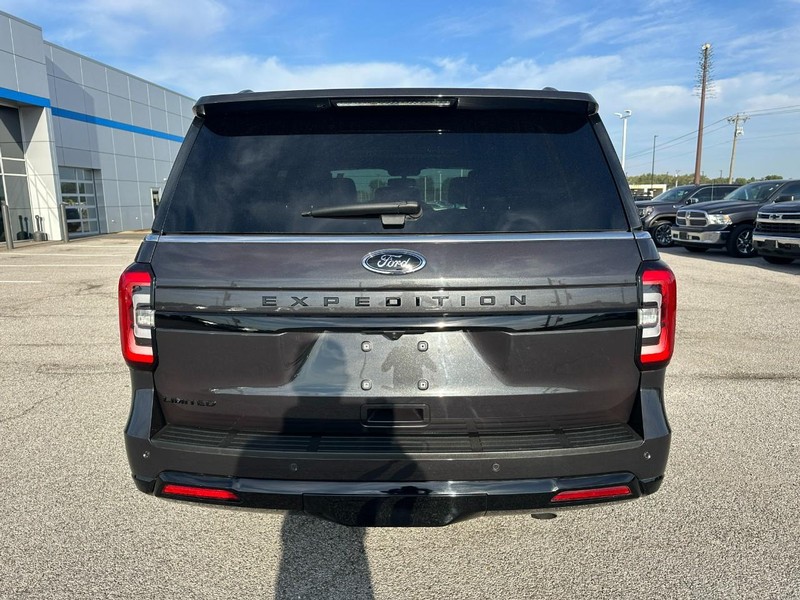 Ford Expedition Vehicle Full-screen Gallery Image 4