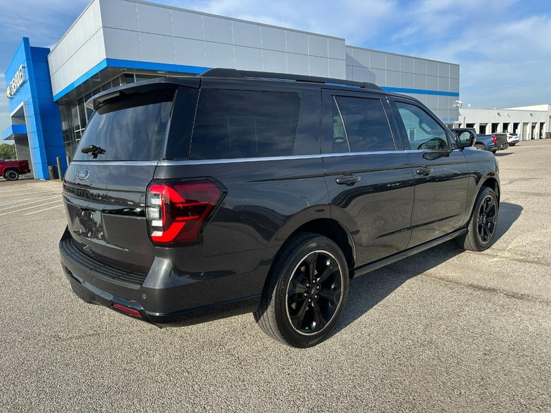 Ford Expedition Vehicle Full-screen Gallery Image 6