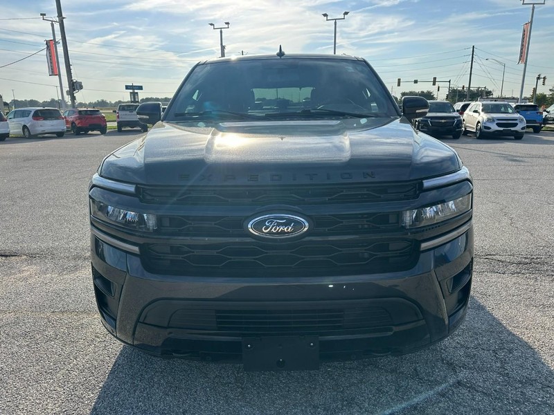 Ford Expedition Vehicle Full-screen Gallery Image 9