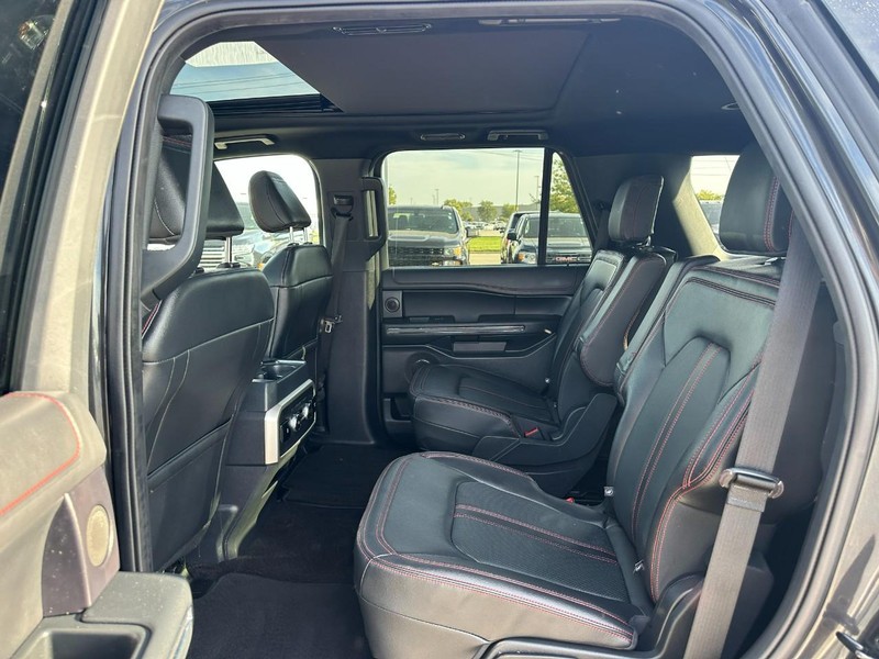 Ford Expedition Vehicle Full-screen Gallery Image 10