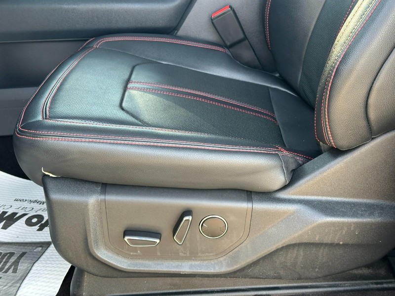 Ford Expedition Vehicle Full-screen Gallery Image 21