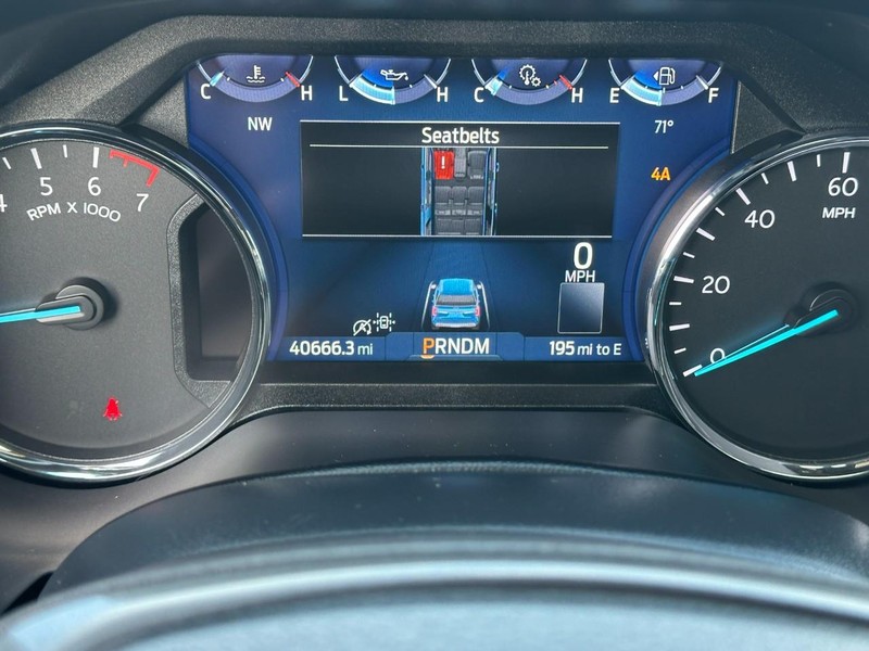 Ford Expedition Vehicle Full-screen Gallery Image 24