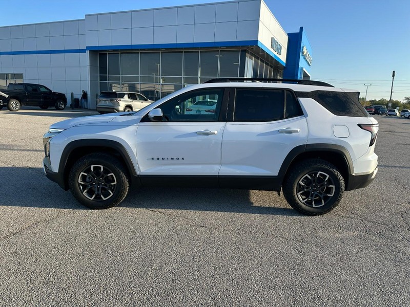 Chevrolet Equinox Vehicle Full-screen Gallery Image 2