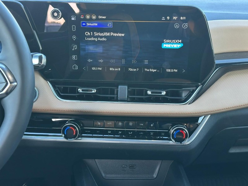 Chevrolet Equinox Vehicle Full-screen Gallery Image 13