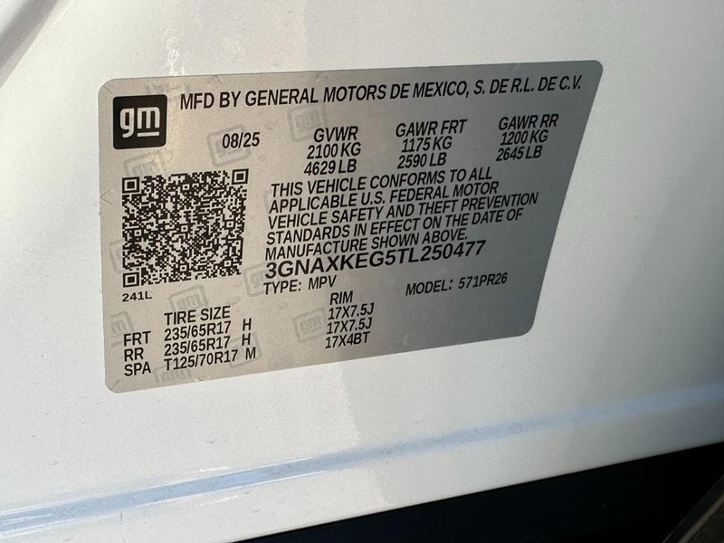 Chevrolet Equinox Vehicle Full-screen Gallery Image 23