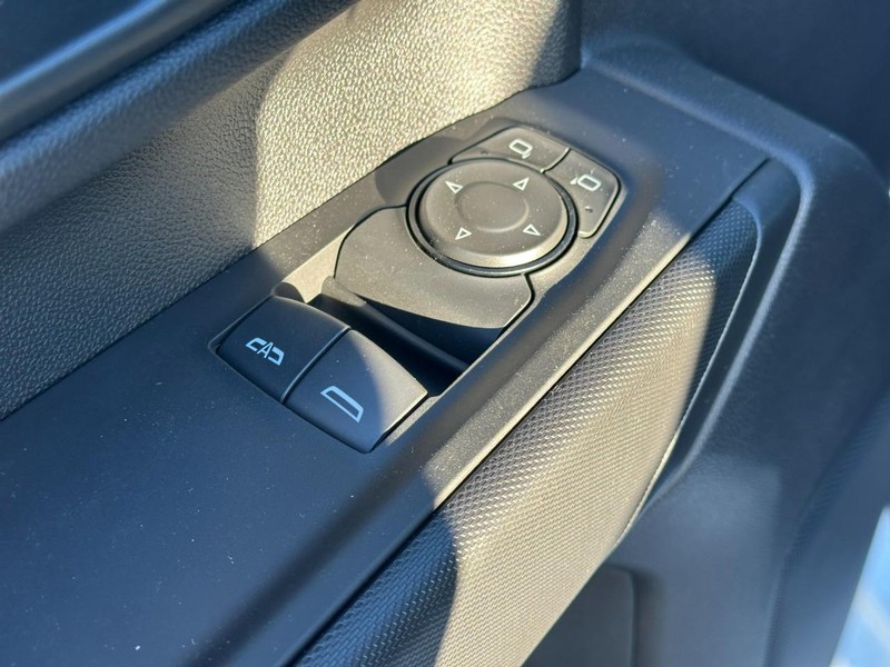 Chevrolet Silverado 2500HD Vehicle Full-screen Gallery Image 6