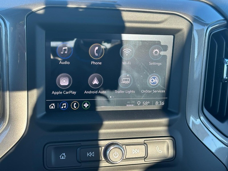 Chevrolet Silverado 2500HD Vehicle Full-screen Gallery Image 10