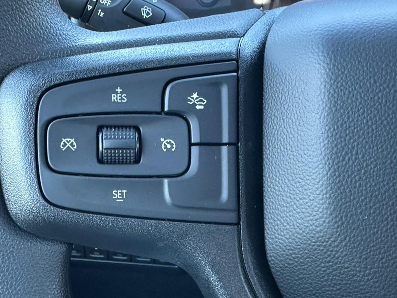 Chevrolet Silverado 2500HD Vehicle Full-screen Gallery Image 8