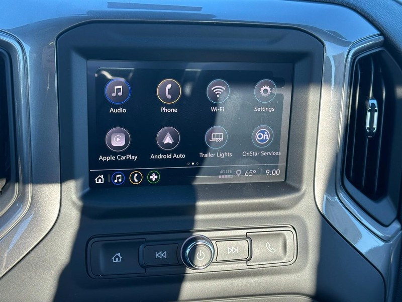 Chevrolet Silverado 2500HD Vehicle Full-screen Gallery Image 10