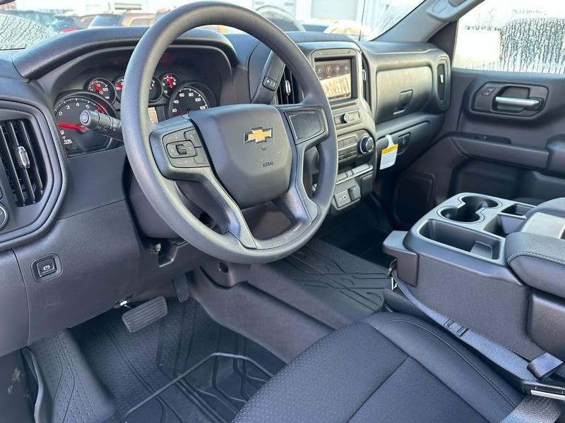 Chevrolet Silverado 1500 Vehicle Full-screen Gallery Image 5