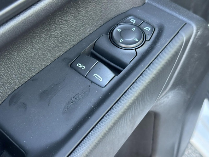 Chevrolet Silverado 1500 Vehicle Full-screen Gallery Image 6