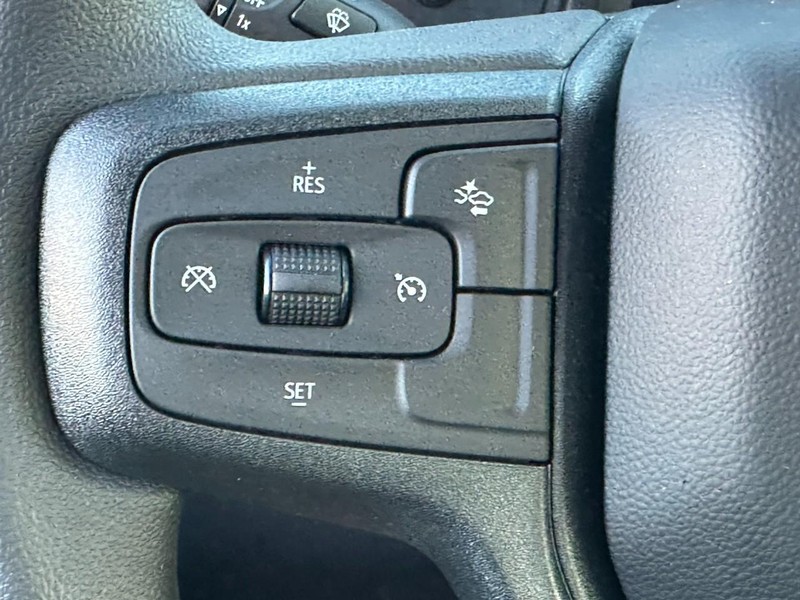 Chevrolet Silverado 1500 Vehicle Full-screen Gallery Image 8