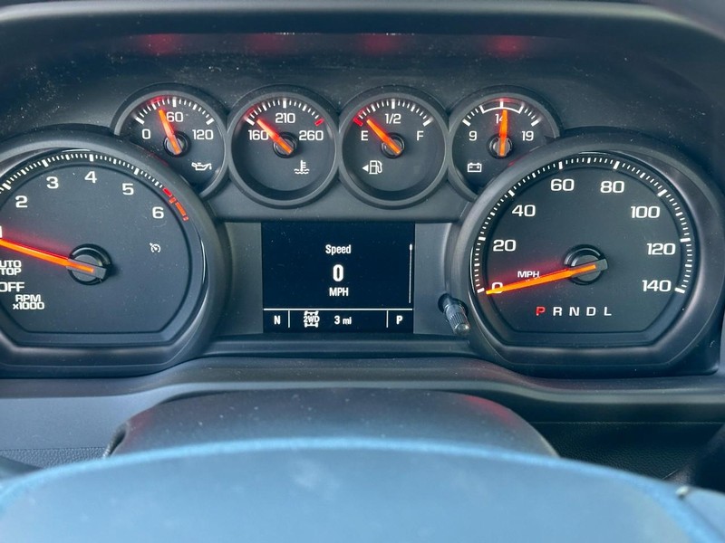 Chevrolet Silverado 1500 Vehicle Full-screen Gallery Image 9