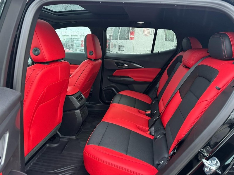 Chevrolet Equinox EV Vehicle Full-screen Gallery Image 4