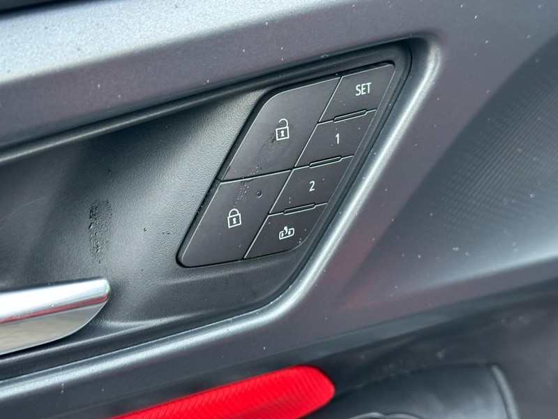 Chevrolet Equinox EV Vehicle Full-screen Gallery Image 11