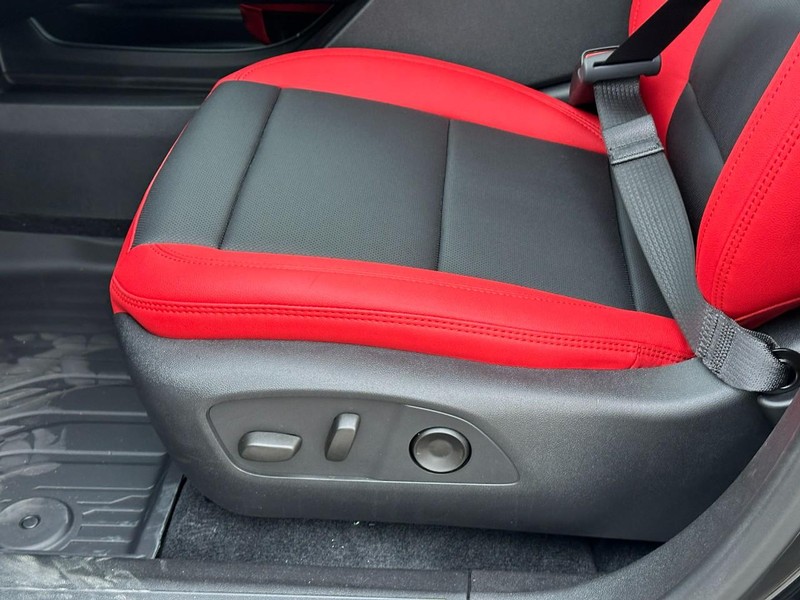 Chevrolet Equinox EV Vehicle Full-screen Gallery Image 12