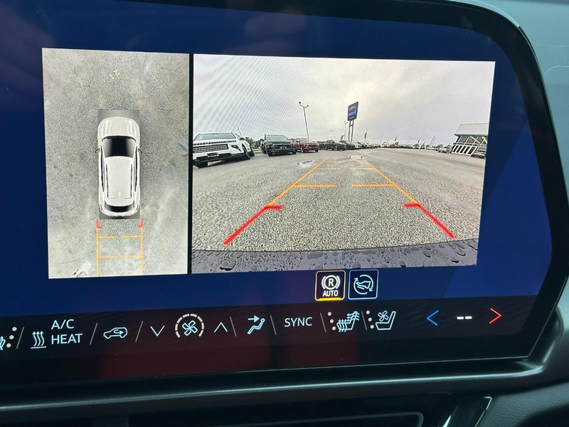 Chevrolet Equinox EV Vehicle Full-screen Gallery Image 15