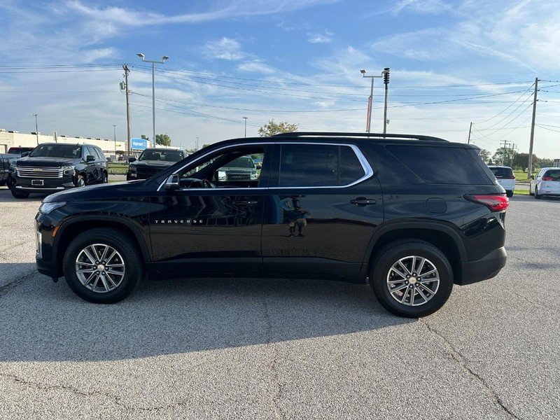 Chevrolet Traverse Limited Vehicle Full-screen Gallery Image 2