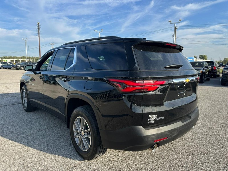 Chevrolet Traverse Limited Vehicle Full-screen Gallery Image 3