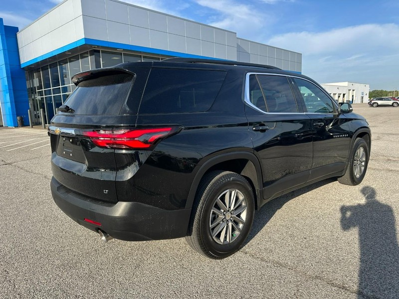 Chevrolet Traverse Limited Vehicle Full-screen Gallery Image 6