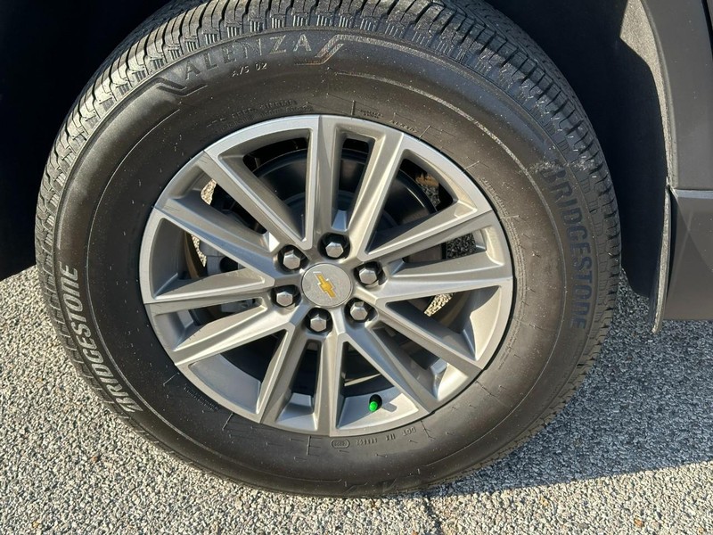 Chevrolet Traverse Limited Vehicle Full-screen Gallery Image 7