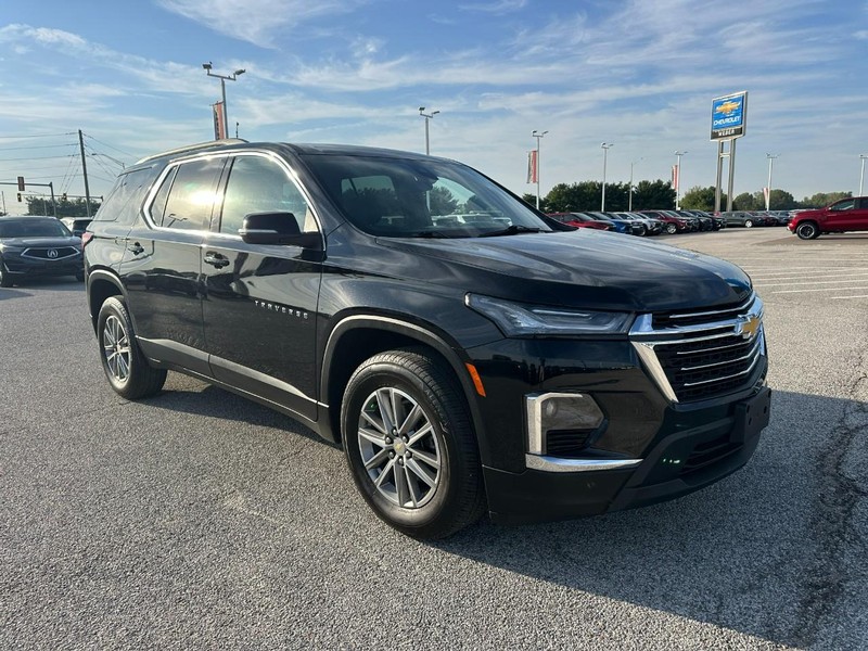 Chevrolet Traverse Limited Vehicle Full-screen Gallery Image 8