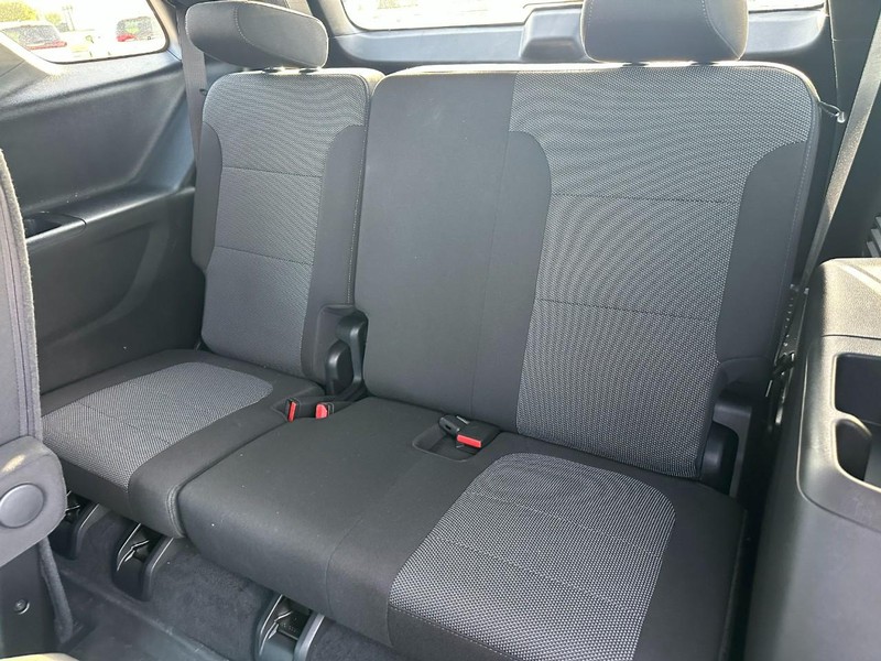 Chevrolet Traverse Limited Vehicle Full-screen Gallery Image 11