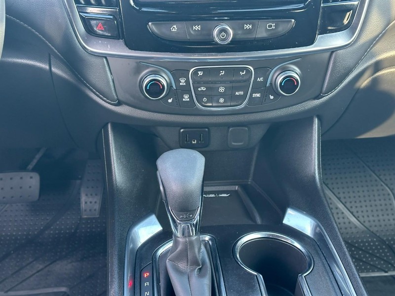 Chevrolet Traverse Limited Vehicle Full-screen Gallery Image 16