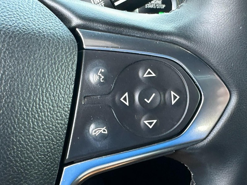 Chevrolet Traverse Limited Vehicle Full-screen Gallery Image 21