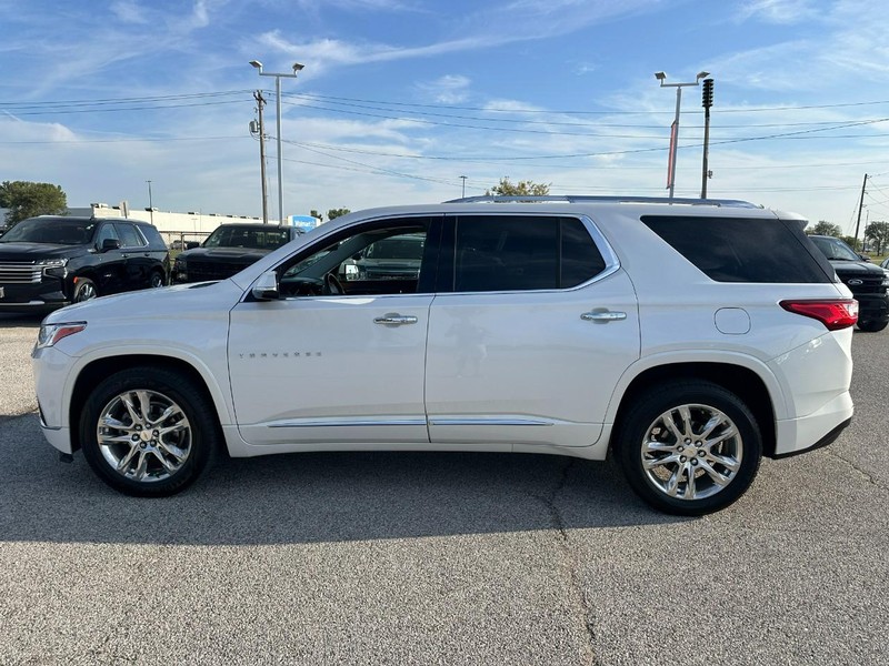 Chevrolet Traverse Vehicle Full-screen Gallery Image 2