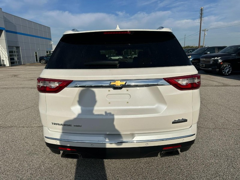 Chevrolet Traverse Vehicle Full-screen Gallery Image 4