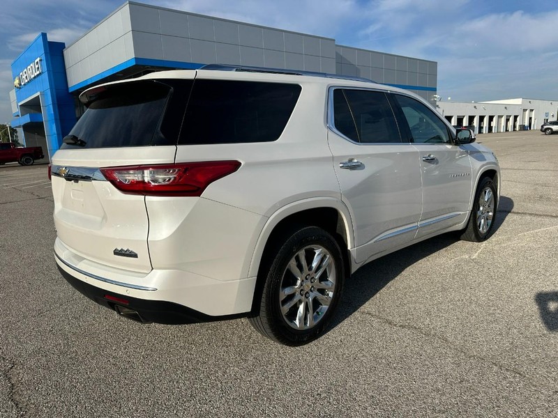 Chevrolet Traverse Vehicle Full-screen Gallery Image 6