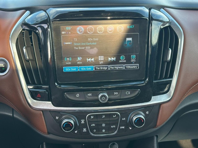 Chevrolet Traverse Vehicle Full-screen Gallery Image 16