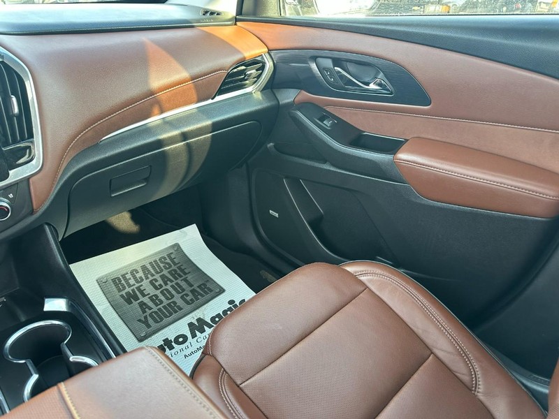 Chevrolet Traverse Vehicle Full-screen Gallery Image 18