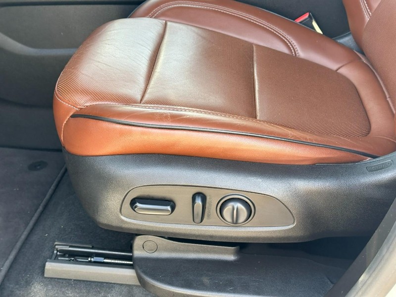 Chevrolet Traverse Vehicle Full-screen Gallery Image 21