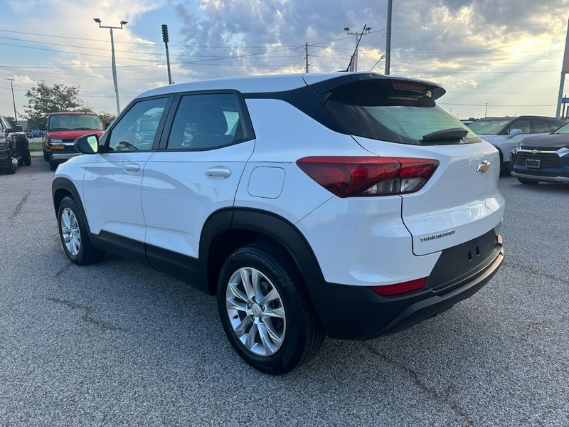 Chevrolet Trailblazer Vehicle Full-screen Gallery Image 3