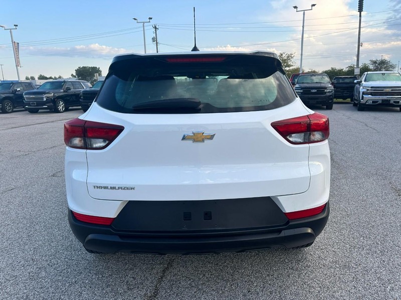 Chevrolet Trailblazer Vehicle Full-screen Gallery Image 4