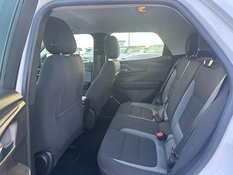 Chevrolet Trailblazer Vehicle Full-screen Gallery Image 10